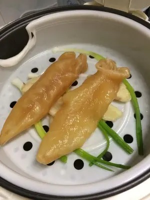 鱼胶下莲子薏米有什么好处(陈皮红豆薏米莲子粥有哪些好处？)