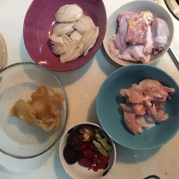 花胶天麻鸡汤的做法与功效与作用 花胶天麻灵芝鸡汤的做法