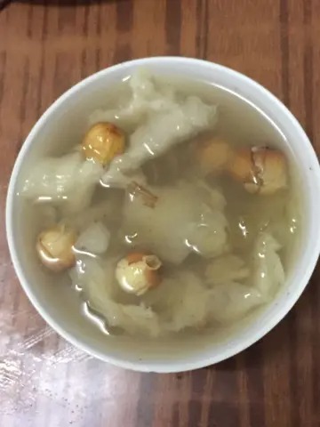 生鱼胶炖汤的做法(粤菜的花胶汤是怎么做的？)