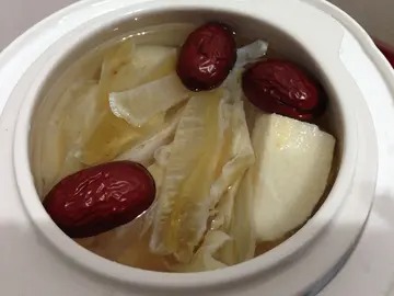 鱼胶燕窝枸杞红枣可以煲吗(花胶、花旗参、红枣、枸杞一起煲汤有什么