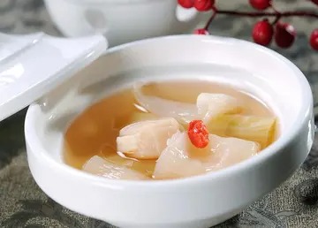 鱼胶汤可以只喝汤吗(天天喝猪蹄花胶汤，只喝汤，不吃肉，会胖吗？