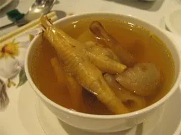 乌鸡汤可以放鱼胶(海参鱼胶用什么煲汤？)