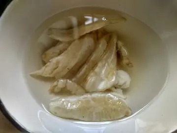 花胶鲍鱼排骨汤的做法 花胶鲍鱼排骨汤的做法鲍鱼泡多久