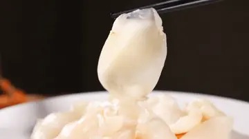 牛奶花胶炖红枣 山药胡萝卜 
