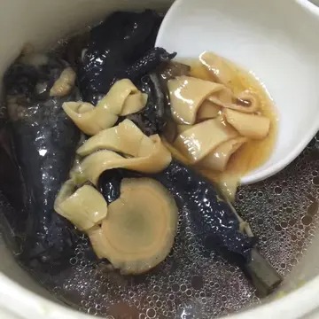 鱼胶的制作过程视频(粤菜的花胶汤是怎么做的？)