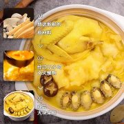 鱼胶椰子煲鸡汤的功效与作用(椰子煲鸡汤的功效与作用有哪些？