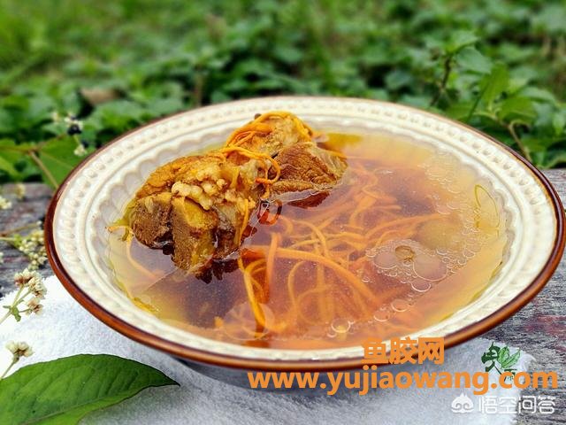 黑豆虫草花煲鱼胶汤(虫草花配什么材料煲汤？)