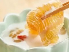 羊肚菌莲藕鱼胶煲汤的做法(怎么做花胶海参羊肚汤好吃？)