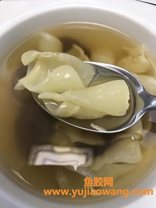 鱼胶怎么炖不会有腥味(鱼胶怎么做才好吃又不腥)