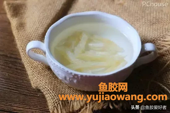 (鱼胶排骨玉米汤的功效与作用)花胶鲜炖排骨，胶原蛋白这样补，让你年