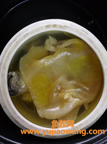 (夏天适合吃鱼胶炖鸡翅)海鲜干品靓货在湛江，干品鱼胶怎么吃_