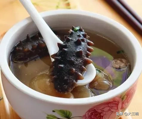 (海参炖鱼胶可以吗)@三明人最适合冬季吃的炖菜_花胶炖海参