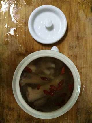 (鱼胶花生鸡爪汤功效与作用)百合鸡爪花胶汤的做法,百合鸡爪花胶汤的