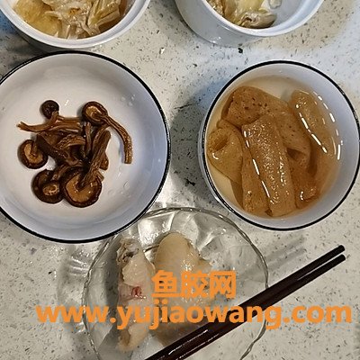 (鱼胶可以与茶树菇一起炖吗)学会这样做简单不腥的菌香花胶鸡秒变大厨