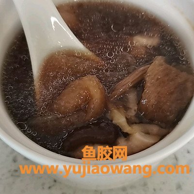 (鱼胶可以与茶树菇一起炖吗)学会这样做简单不腥的菌香花胶鸡秒变大厨