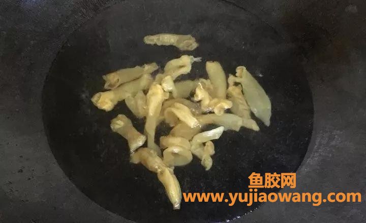 (孩子吃鱼胶特别好)花胶大骨汤_补充胶原蛋白，提高免疫力，大人小孩