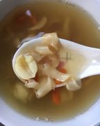 花胶红枣鲍鱼煲鸡汤的做法(什么是鱼胶？鱼胶有什么营养价值，