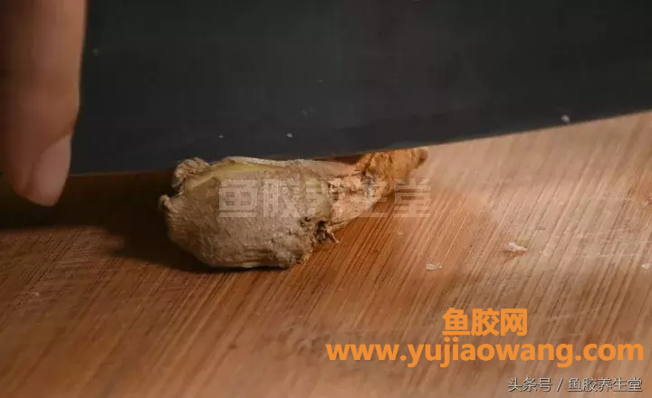 (几个月的宝宝可以吃鱼胶吗)准妈妈吃花胶秘笈_从这道花胶靓汤开始~