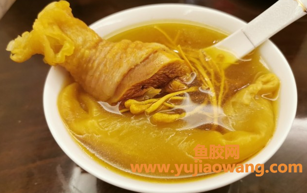 (鱼胶虫草汤的做法窍门)煲汤小能手杨幂，同款养生美颜汤，虫草红枣花