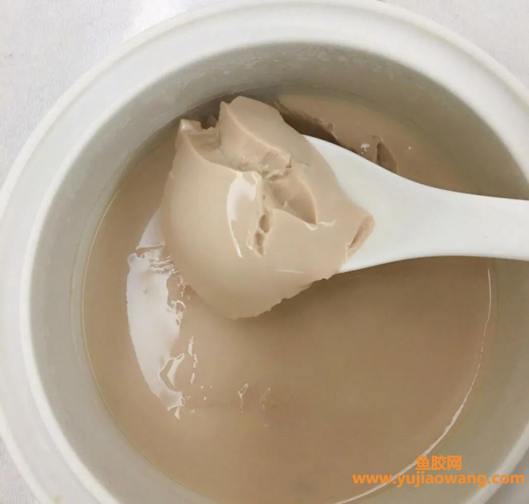 (鱼胶红枣炖牛奶的功效与作用)让你皮肤充满胶原蛋白的花胶奶冻，我老