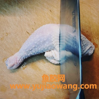 (鱼胶煲鸡汤还可以加点什么好)金汤花胶鸡_搭配多种蔬菜蘑菇_鲜嫩至极