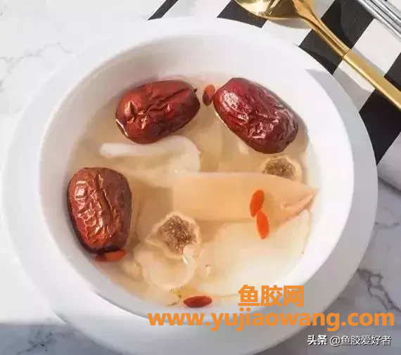 (鱼胶和蜂蜜能一起炖吗)一碗“鱼胶”胜过好多片面膜，这样吃鱼胶，护