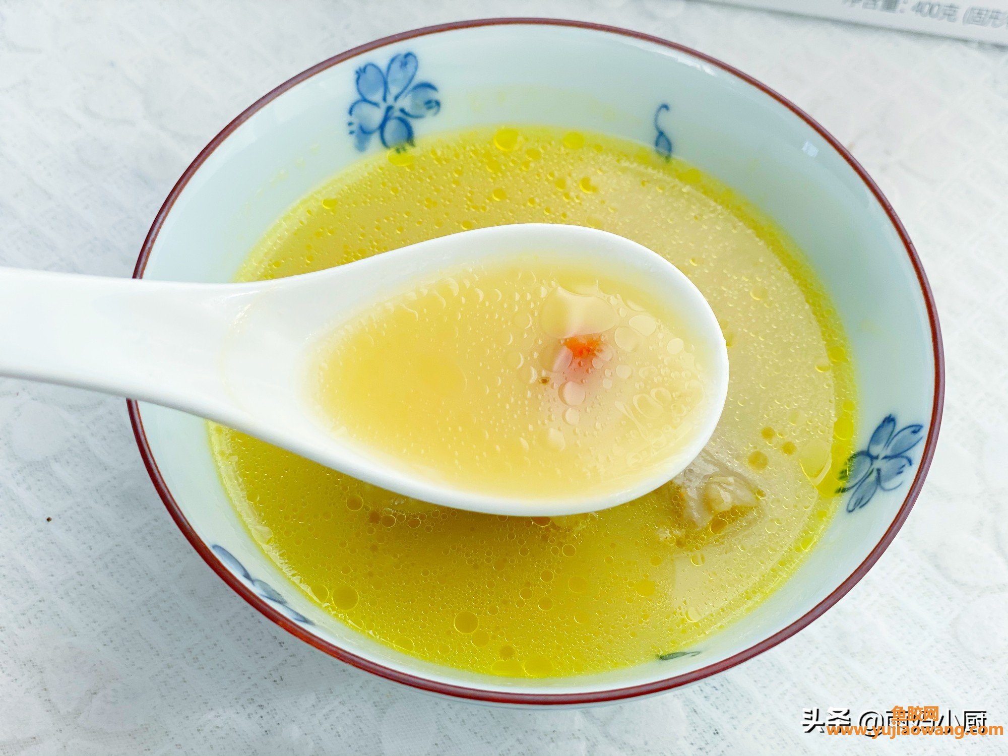 (优惠的鸡汤炖鱼胶)寒假到了，分享一款花胶鸡汤的神仙吃法，10分钟上