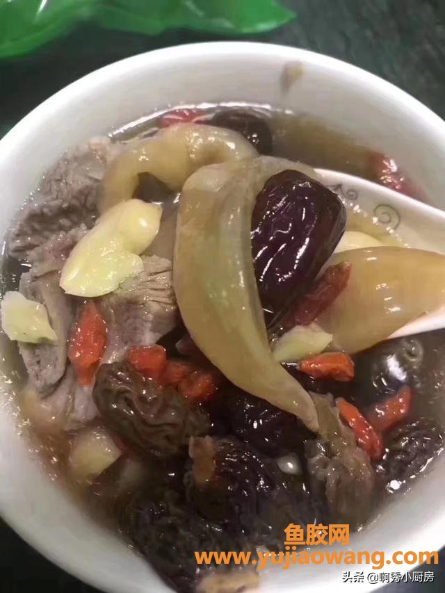 花胶炖瘦肉补什么功效与作用(买什么瘦肉炖鱼胶？)