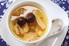 花胶鸡爪汤的功效窍门 广东花胶煲鸡的做法